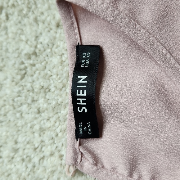 Tops - Picture 3 of 7